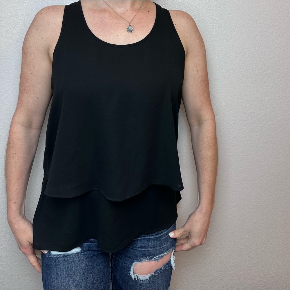 Black sleeveless express women’s top